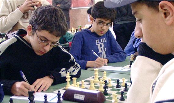 مسابقات شطرنج آزاد کشور در سمیرم آغاز شد