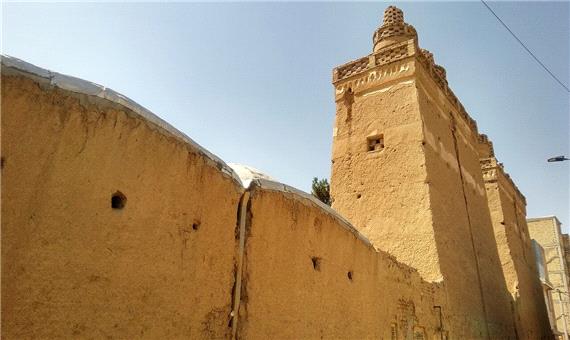 شهرداری نجف آباد اثر تاریخی برج‌های دوقلوی صفا را تملک کرد