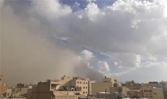 علت بارش باران ‌گِل در اصفهان