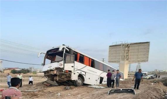 تصادف اتوبوس و پراید در جاده جندق-دامغان یک کشته و 3 مجروح برجاگذاشت