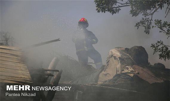 فروشگاه کوثر یک اصفهان در آتش سوخت