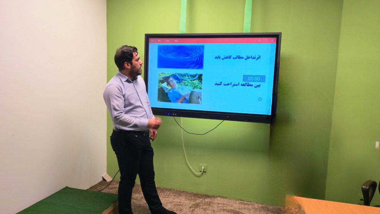 کوهپایه در انتظار آموزش هوشمند است/ کلاس‌های آنلاینِ هوشمند با معلمان مجرب برای دانش آموزان شهرستان برگزار می شود