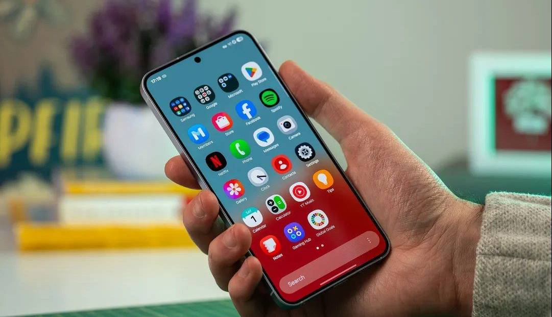 نسخه نهایی One UI ۸ از راه رسید؛ اما فقط برای یکی از گوشی‌های سامسونگ!