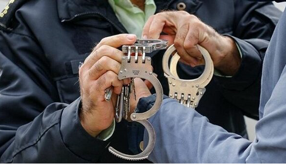 ۲ نفر اراذل و اوباش شاهین شهر دستگیر شدند