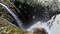 امداد رسانی به دو گردشگر در آبشار سمیرم