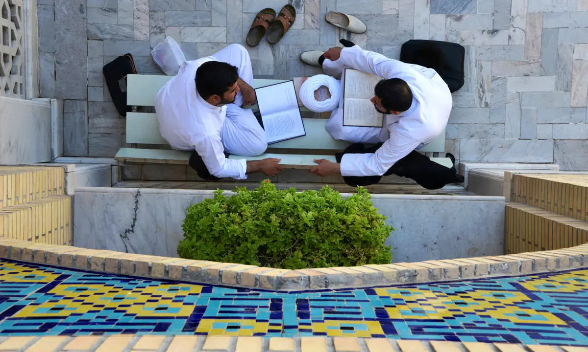 پرداخت کامل حق بیمه طلاب بر عهده حوزه های علمیه است