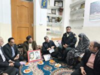 دیدار صمیمانه استاندار با مادر شهیدان محمد زاده