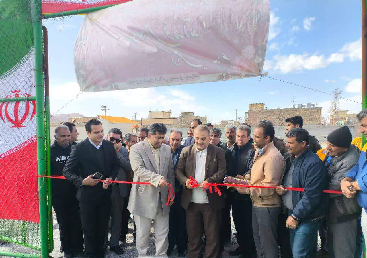 بهره برداری از سه طرح در فلاورجان