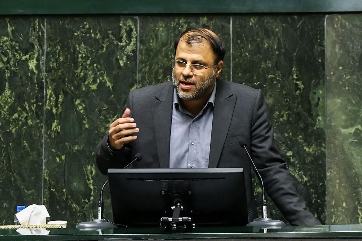 ظهوریان: با تورم ۶۰ درصدی مواجه‌ایم؛ کالابرگ چوب جادو نیست/ ویدئو