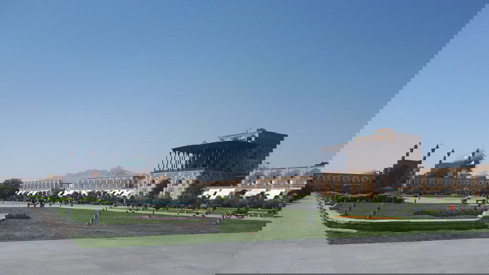 هوای اصفهان با قطعی ۱۴ ایستگاه سالم است؛ کاشان خاکستری شد