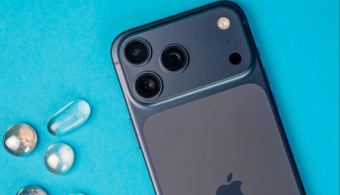 قاب جدیدی که ارتباط ماهوار‌ه‌ای آیفون را تقویت می‌کند