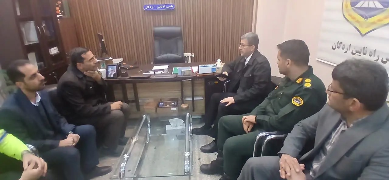 بازدید سرزده استاندار اصفهان از پلیس راه نایین–اردکان