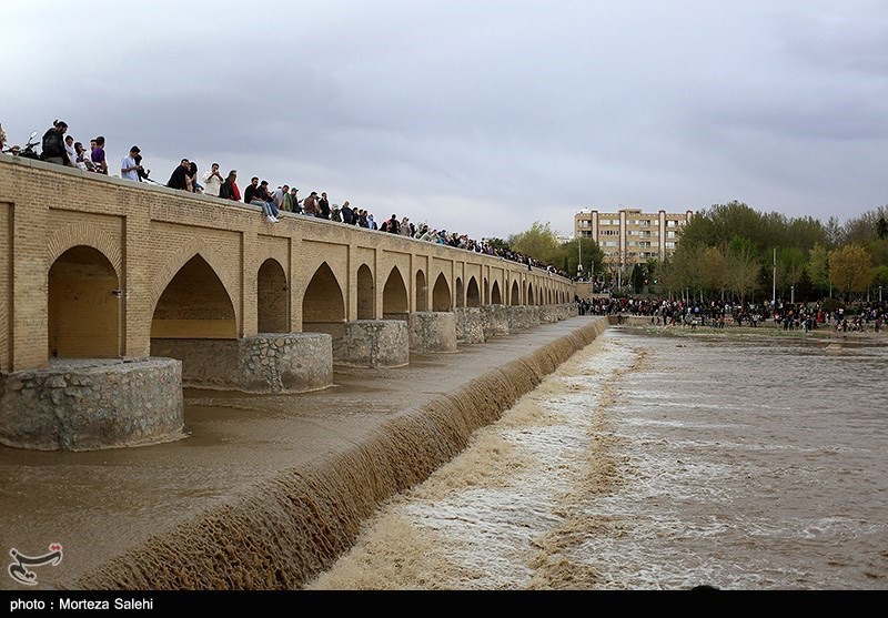 بازگشت آب به زاینده‌رود؛ اصفهان مهیای رونق دوباره گردشگری
