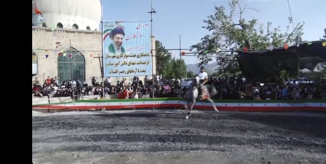 همایش سوارکاران فلاورجانی در روستای اسفهران