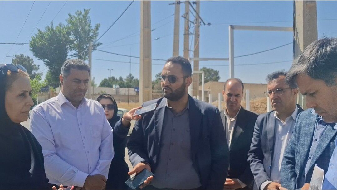 ایمنی شهروندان در مسیر موقت عبوری کنار پل تاریخی قاضی زاهد گلپایگان