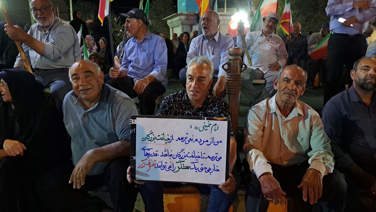 اردستان؛ صدمین شب حضور برای حمایت از جبهه مقاومت و نیروهای مسلح