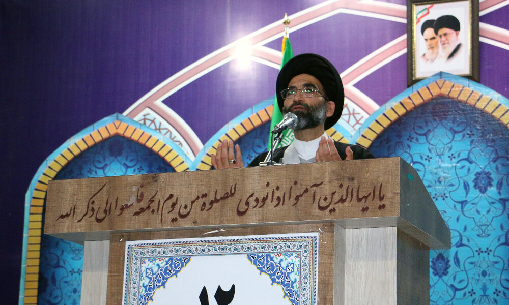 امام‌جمعه کاشان: اجتماعات عزاداری باید پرشورتر و منسجم‌تر باشد