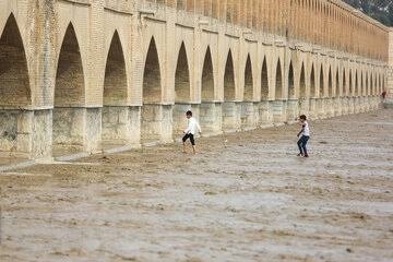 تداوم جریان رودخانه مشروط به کنترل برداشت‌ها در بالادست