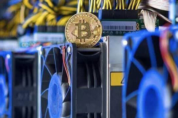 کشف ۱۲ ماینر غیرمجاز در خمینی‌شهر؛ فعالیت استخراج ارز دیجیتال متوقف شد