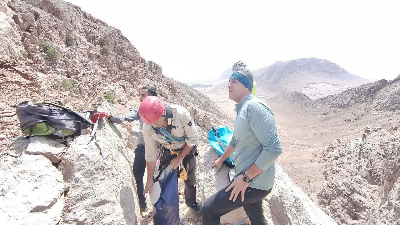 یک فوتی و یک مصدوم در حادثه سقوط از کوه در اصفهان
