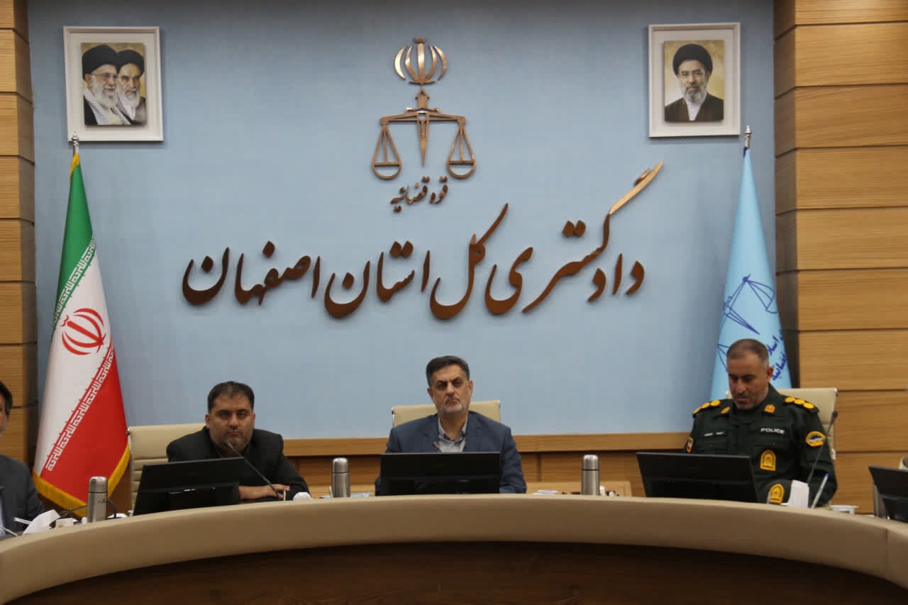 گردانندگان فروش کالای قاچاق درفضای مجازی اصفهان شناسایی می‌شوند