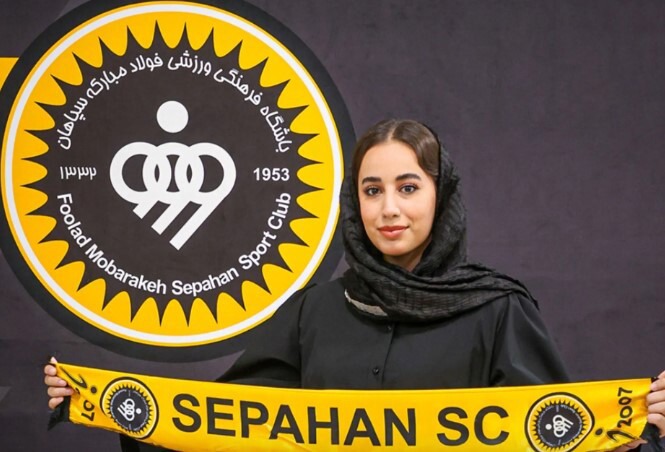 هاشمی، به جمع طلایی‌پوشان پیوست