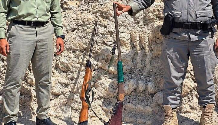 کشف و ضبط ۲ قبضه سلاح در منطقه حفاظت شده گنو بندرعباس