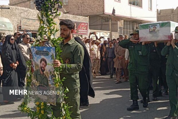پیکر مطهر شهید «احمد هراتی زراعتی» در هامون تشییع شد