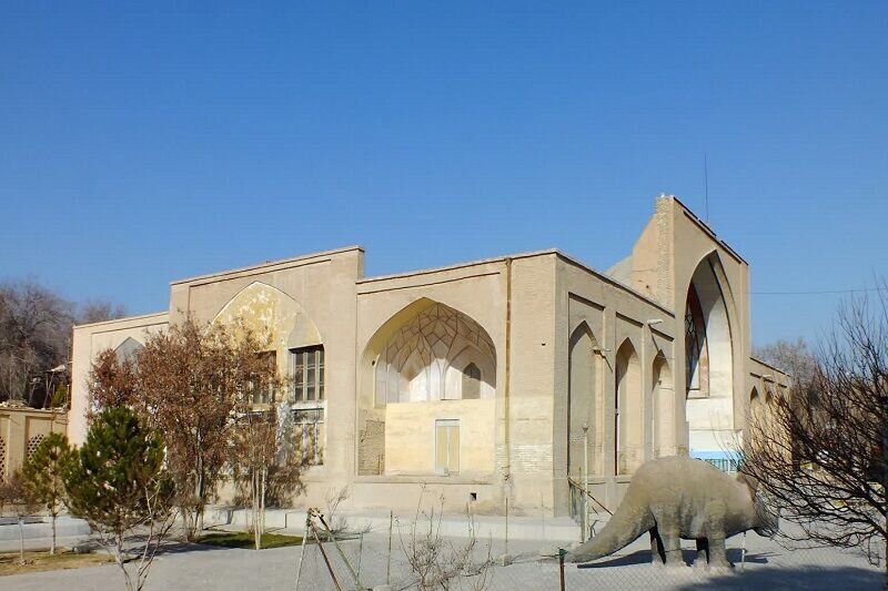 تالار تیموری درمسیرتبدیل شدن به موزه وبازار آثارفاخر صنایع دستی اصفهان