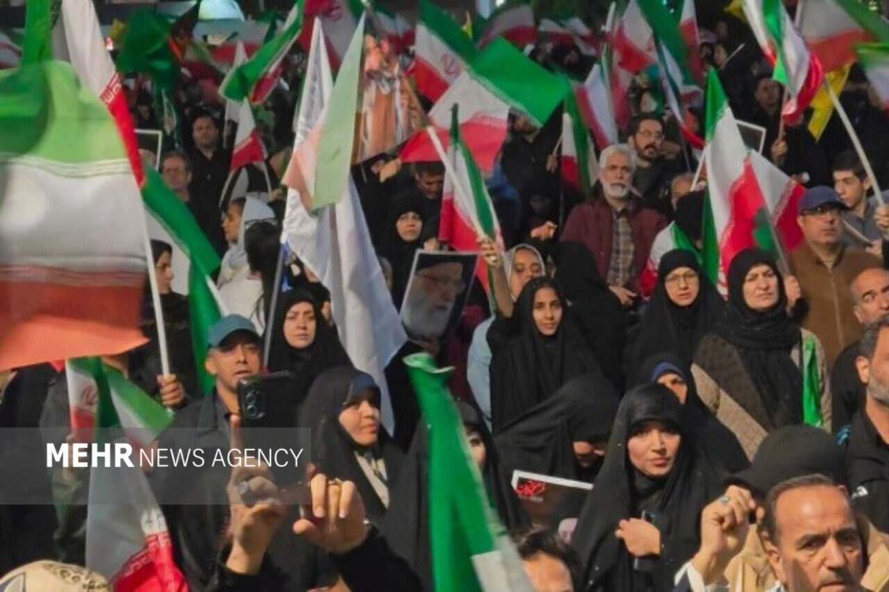 ۲۱۶ شب، یک قرار؛ مردم اردستان همچنان حاضرند
