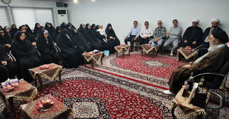 حفظ قرآن باید با فهم و عمل به آن همراه باشد