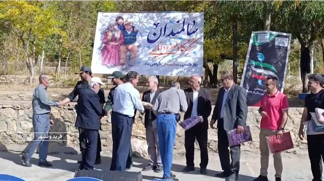 از برگزاری همایش صبحگاهی تا اهدای کتاب  به کتابخانه
