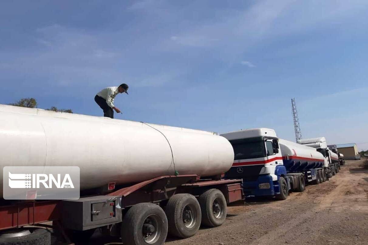 قاچاقچی سوخت در سنندج به پرداخت ۷۲ میلیارد ریال جریمه محکوم شد