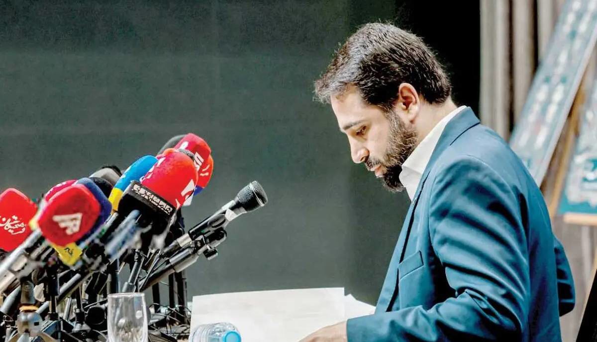 مردِ پشت درهای بسته محدودیت اینترنت
