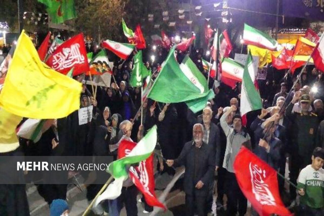 تجمع حماسی ملت مبعوث‌شده در اردستان به شب ۲۳۵ رسید