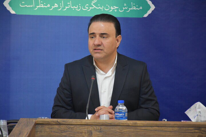 عملیات پاییزی فضای سبز اصفهان آغاز شد